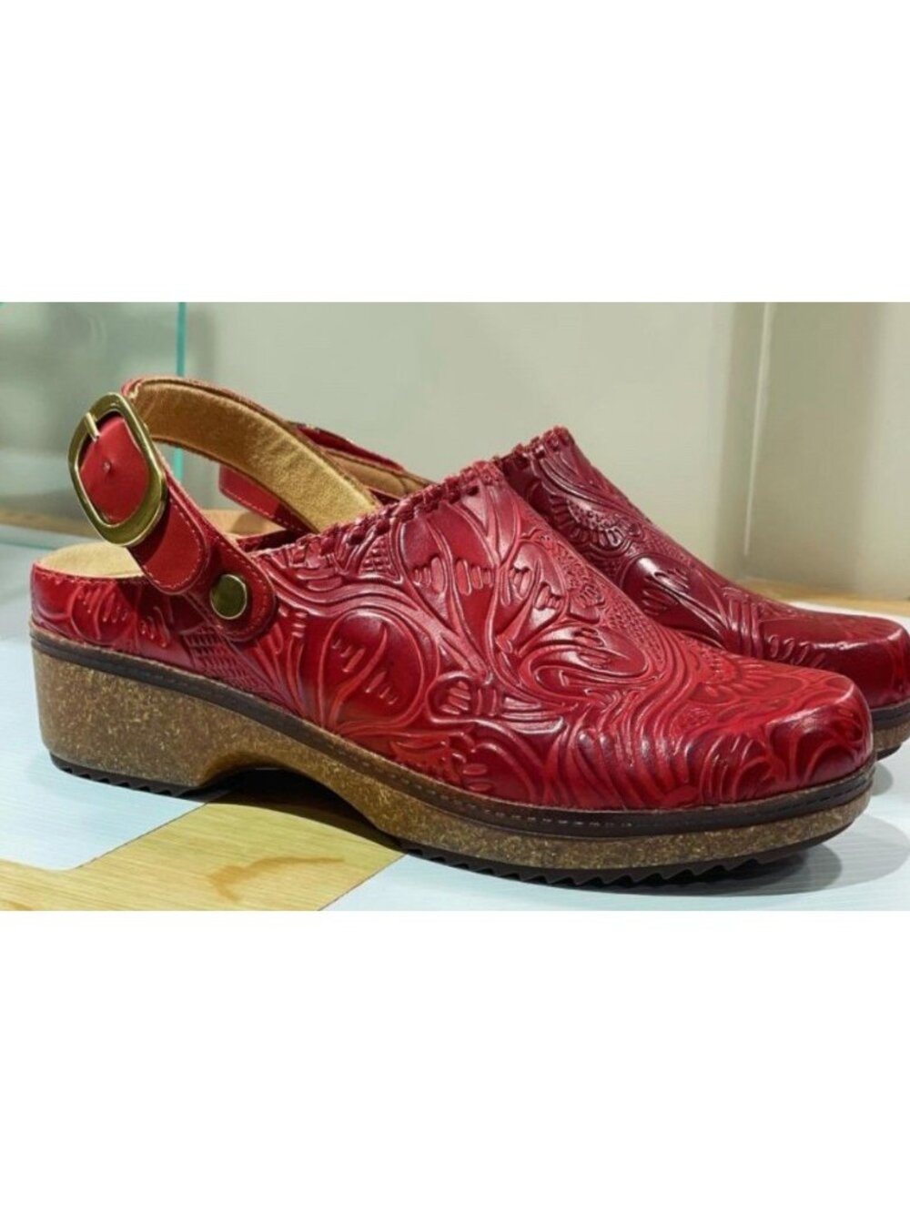 Brioso Women's Red Leather Robson Clogs Buckle Strap Cork Tooled Size 7M